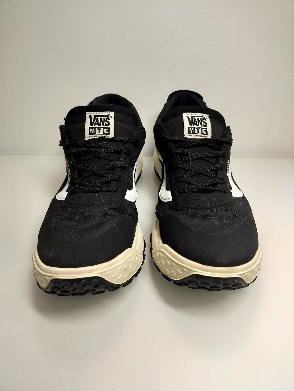 Vans MTE Men's Black and White Low-Top Sneakers Size Us Men's 10 Pre-owned